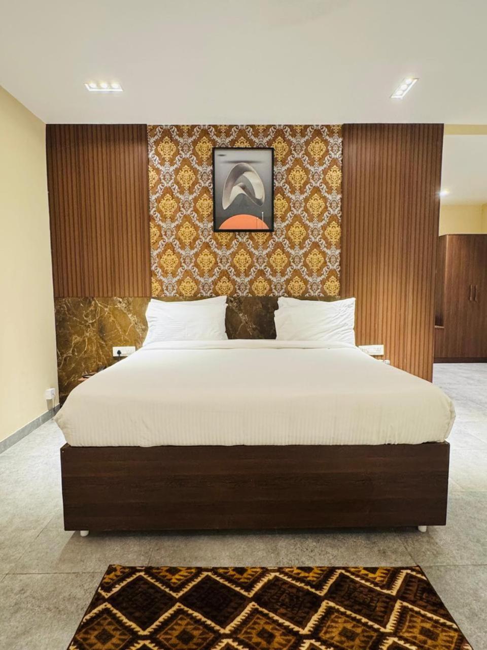 צ'נאי Mstays Ecr By Mirabilis Hotel מראה חיצוני תמונה